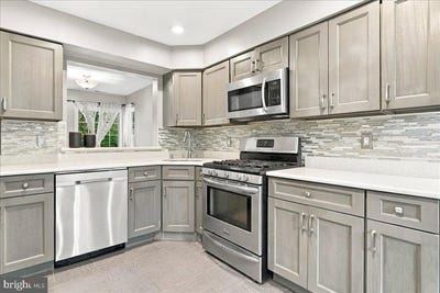 /international/us/64-winchester-drive-hightstown-nj-110110308170/