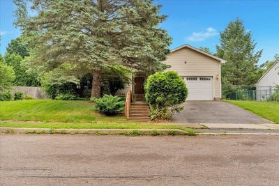 /international/us/8-pine-grove-terrace-winooski-vt-110100757944/