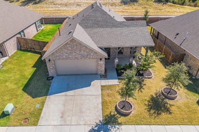 /international/us/1821-abelia-lane-weatherford-tx-110120019746/