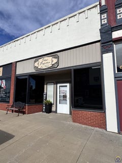 /international/us/617-s-topeka-ave-lyndon-ks-110107997817/