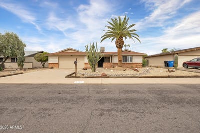 /international/us/4554-w-paradise-drive-glendale-az-110120457062/