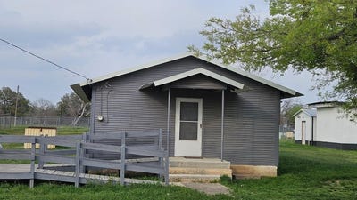 /international/us/4-w-sherman-street-mullin-tx-110108979779/