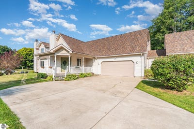 /international/us/7746-five-lakes-drive-farwell-mi-110100149694/