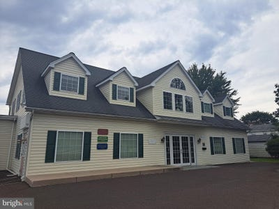 /international/us/1534-w-broad-street-quakertown-pa-110104976461/