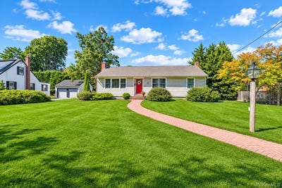 /international/us/72-s-penataquit-avenue-bay-shore-ny-110110199358/
