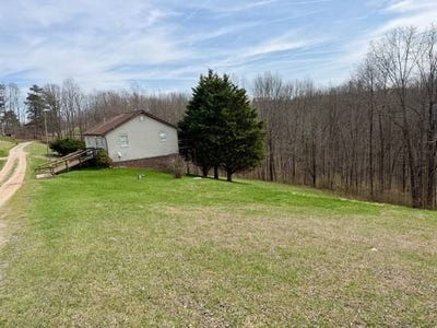 /international/us/503-triplett-road-spencer-wv-110105523143/