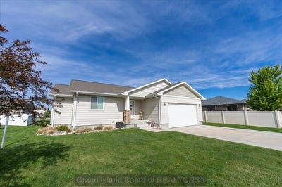 /international/us/308-orchard-grass-dr-grand-island-ne-110107846040/