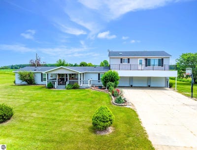 /international/us/8941-s-mission-road-mt-pleasant-mi-110109242397/