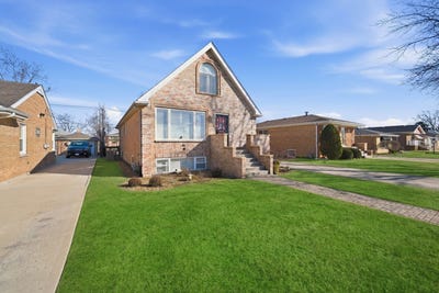 /international/us/8215-austin-avenue-burbank-il-110107230352/