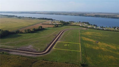 /international/us/lot-17-oak-creek-circle-big-stone-city-sd-110102221308/