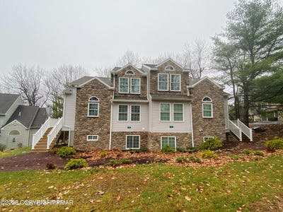 /international/us/12-beachwood-court-lake-harmony-pa-110096217390/