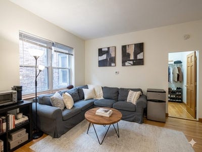 /international/us/22-battery-street-1r-boston-ma-110106920476/