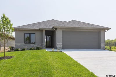 /international/us/14905-hibbs-street-bennington-ne-110094318857/