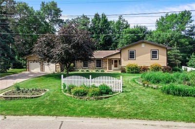 /international/us/331-sunset-lane-n-cambridge-mn-110100320867/