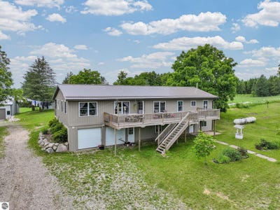 /international/us/6351-n-33-road-manton-mi-110109012258/