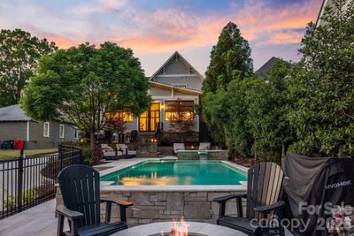/international/us/351-delburg-street-davidson-nc-110107957324/