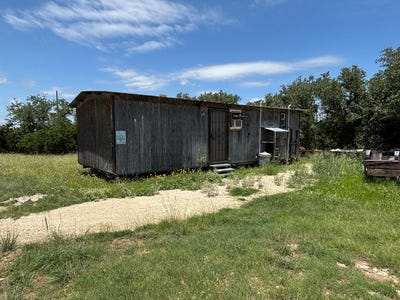 /international/us/1068-n-hwy-377-rocksprings-tx-110108335406/