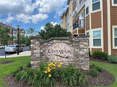 /international/us/10035-city-walk-drive-woodbury-mn-110100635063/