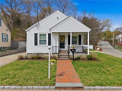 /international/us/58-progress-street-lincoln-ri-110107631980/