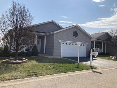 /international/us/1465-equestrian-drive-grayslake-il-110106757979/