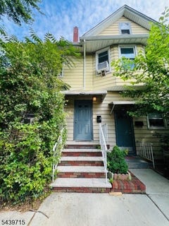 /international/us/420-lakeview-ave-2nd-floor-clifton-city-nj-110108820444/
