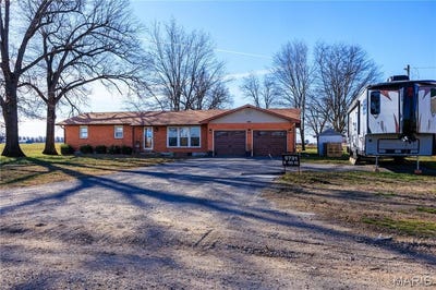 /international/us/5731-w-408th-road-bertrand-mo-110105845926/