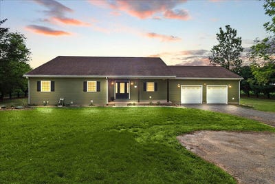 /international/us/17334-township-road-95-kenton-oh-110100749805/