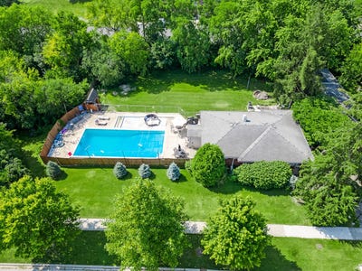 /international/us/25-hidden-view-drive-westmont-il-110104159467/