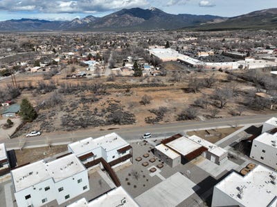 /international/us/119-herdner-road-taos-nm-110094003275/