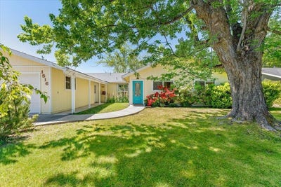 /international/us/1516-frederick-street-mt-shasta-ca-110108613637/