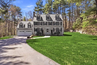 /international/us/149-arnold-st-wrentham-ma-110107830861/