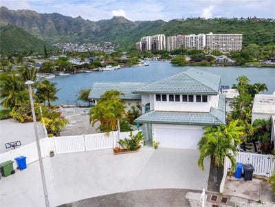 /international/us/243-ainahou-street-honolulu-hi-110096498018/