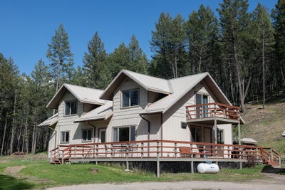 /international/us/877-koocanusa-estates-drive-eureka-mt-110108150349/