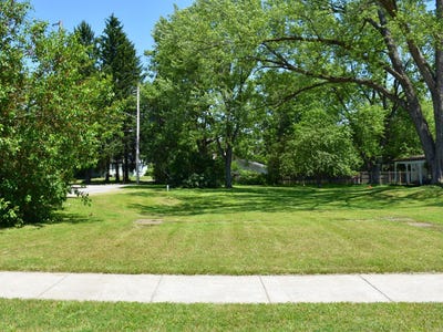 /international/us/327-main-street-saegertown-pa-110105198156/
