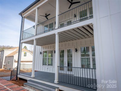 /international/us/24-skyvue-court-saluda-nc-110095707528/