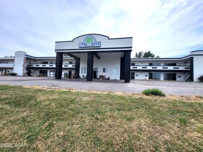 /international/us/7350-n-hanley-road-hazelwood-mo-110102493477/