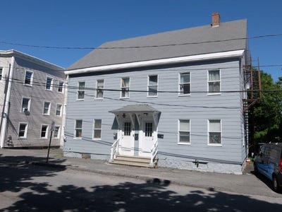 /international/us/9-hazel-street-biddeford-me-110108546804/