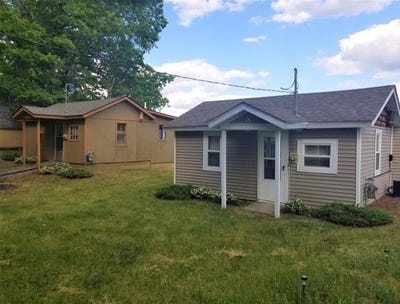 /international/us/9523-25-terry-street-lake-mi-110105039180/