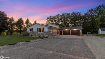 /international/us/806-w-main-st-fertile-ia-110101193243/