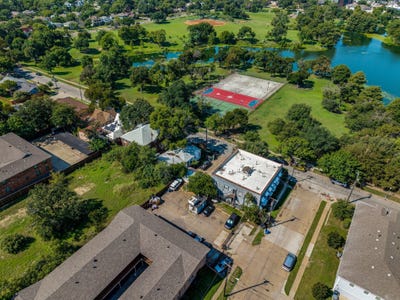 /international/us/732-blaylock-drive-dallas-tx-110103986751/