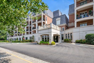 /international/us/3000-royal-court-north-hills-ny-110109517930/