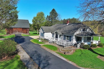 /international/us/1879-grover-road-east-aurora-ny-110107688073/