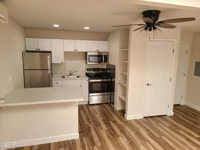 /international/us/145-w-wickenburg-way-wickenburg-az-110108078068/