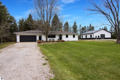 /international/us/603-jefferson-street-mancelona-mi-110107873087/