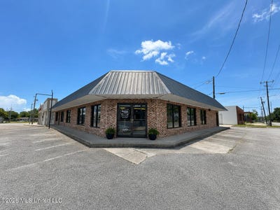 /international/us/3519-market-street-pascagoula-ms-110108876722/