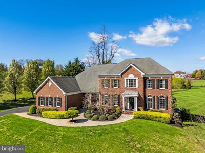 /international/us/15242-bankfield-drive-waterford-va-110107391172/