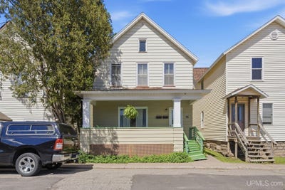 /international/us/404-s-3rd-street-ishpeming-mi-110108743152/