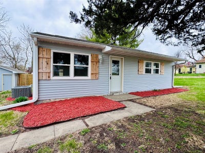 /international/us/1402-e-marion-street-knoxville-ia-110098539347/