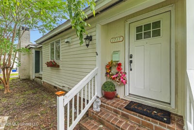 /international/us/1717-2nd-terrace-hattiesburg-ms-110108443281/