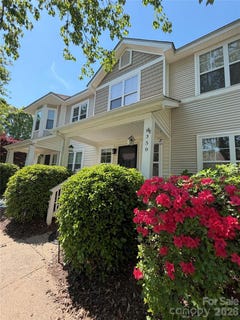 /international/us/8350-brickle-lane-huntersville-nc-110107795075/
